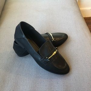 Loafer shoes